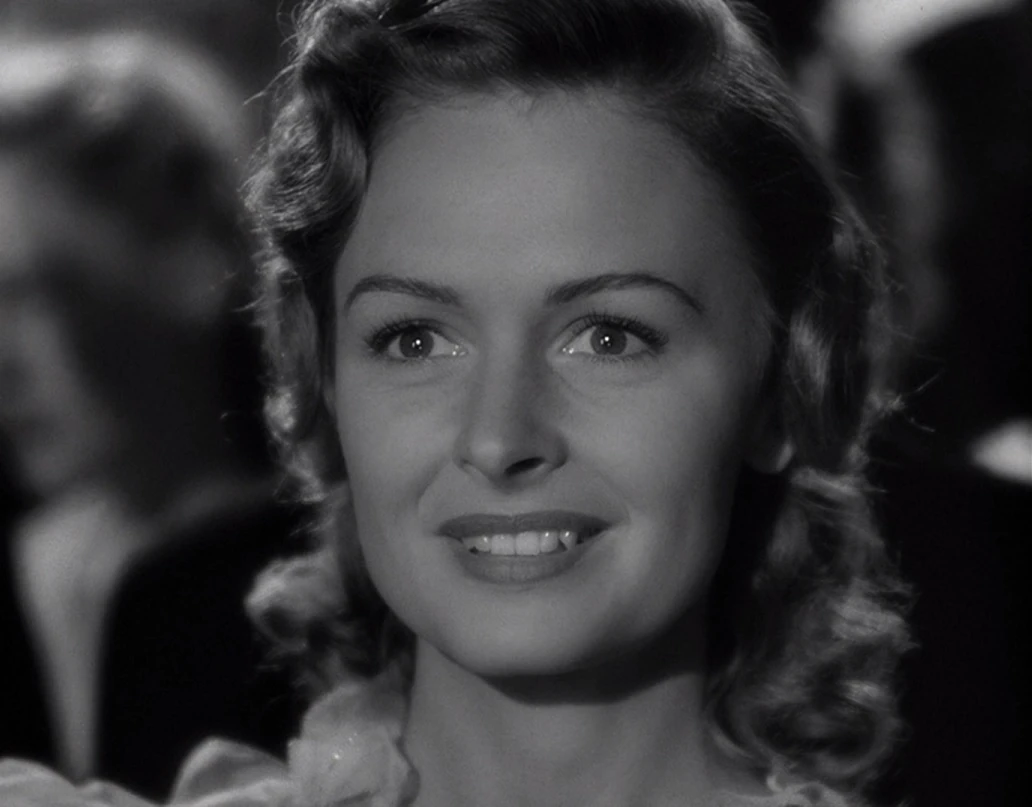 Woman in balck and white movie..donna reed as Mary.